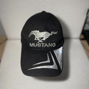 FORD MUSTANG HAT CAP BASEBALL STYLE ADJUSTABLE-NICE LOGO IN THE FRONT